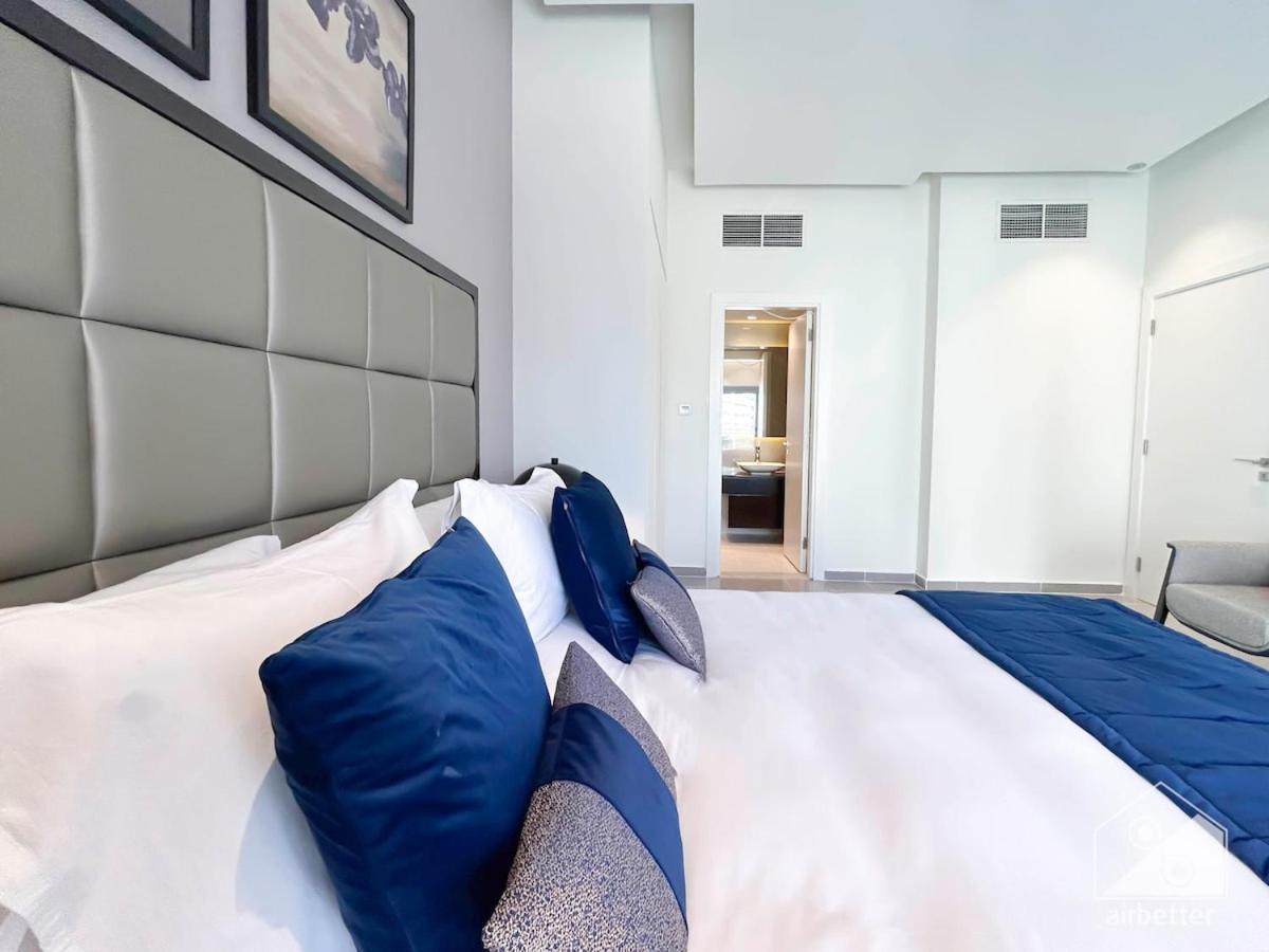 Luxury Stay At Damac Majestine With Balcony & Views ドバイ エクステリア 写真