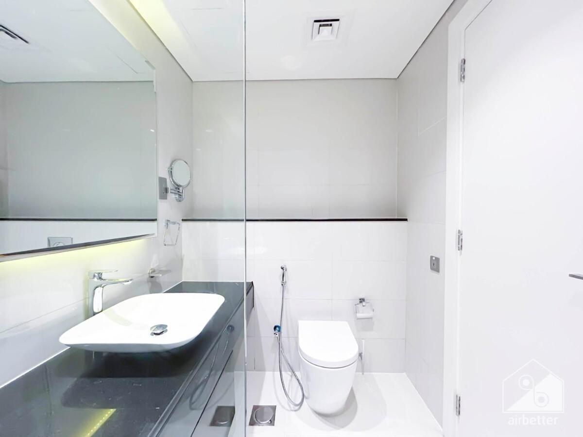 Luxury Stay At Damac Majestine With Balcony & Views ドバイ エクステリア 写真