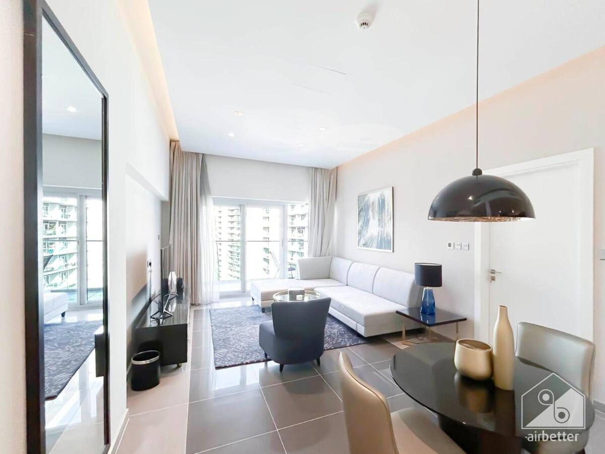 Luxury Stay At Damac Majestine With Balcony & Views ドバイ エクステリア 写真